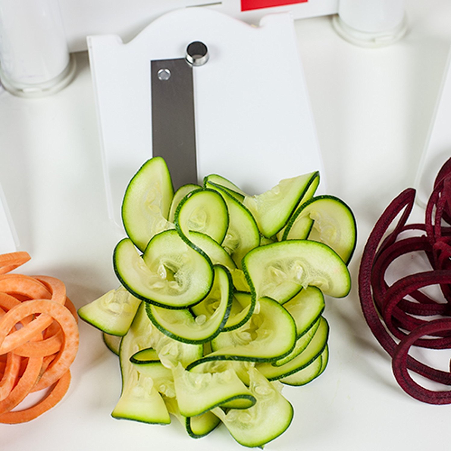 Paderno World Cuisine Spiral Vegetable Slicer / Countertop-Mounted Plastic Spiralizer Basic incl. 3 Different Blades Made of Stainless Steel